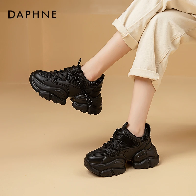 达芙妮老爹鞋女2025夏季厚底显脚小女鞋轻便百搭黑武士运动鞋Z