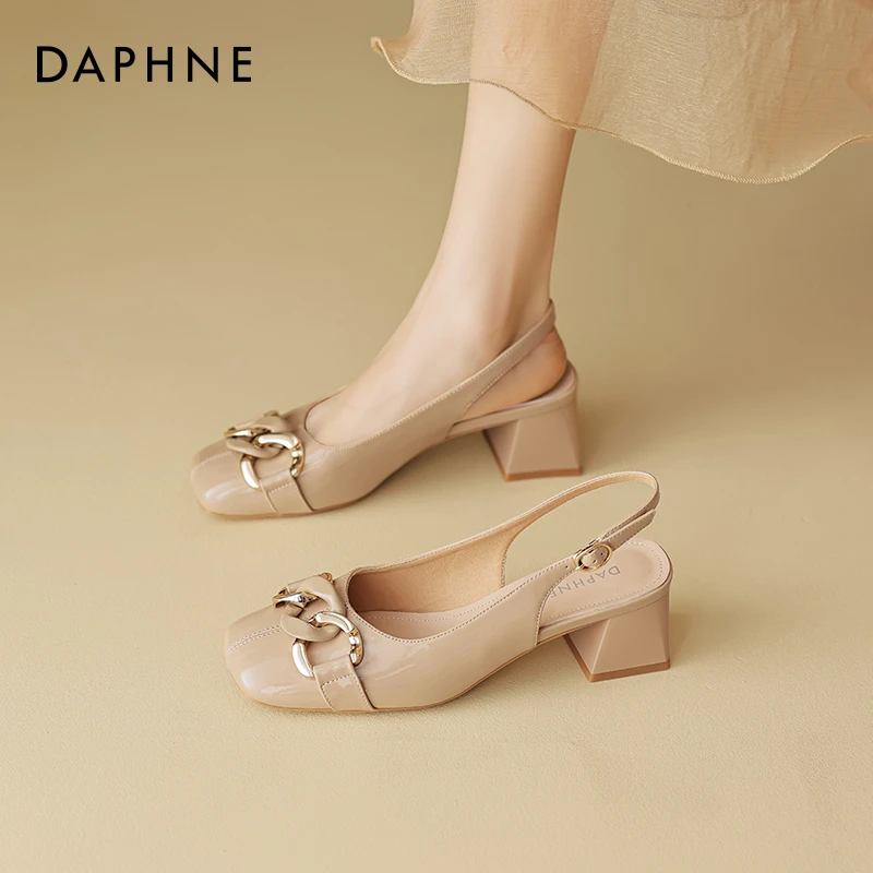 达芙妮包头凉鞋女2025夏季法式粗跟女士凉拖裸色高跟妈妈单鞋