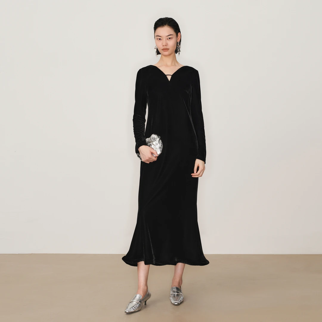 LYNEE 弹力丝绒桃心领花苞式连衣裙女法式长裙 LGD2EAT020