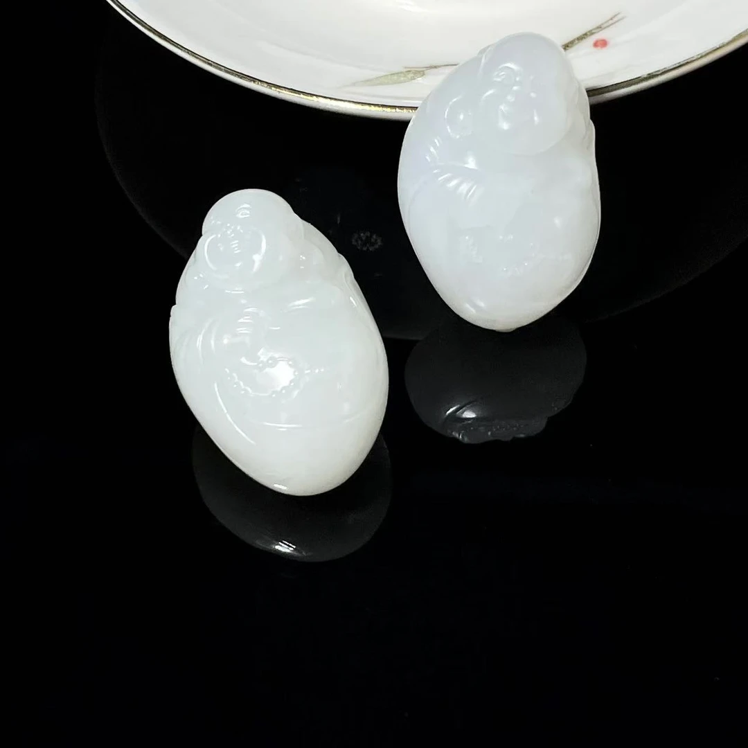 收藏级和田玉 黑山料  逍遥佛 挂件 多样性 发一件 /A934980