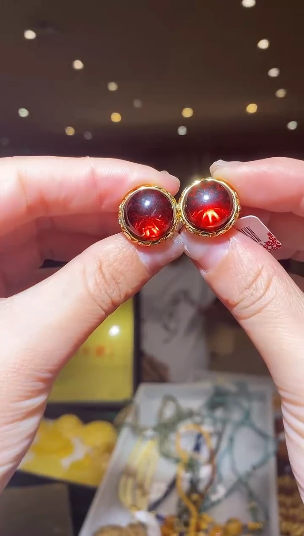 【闪购商品】琥珀耳饰银S925镶嵌血珀耳钉