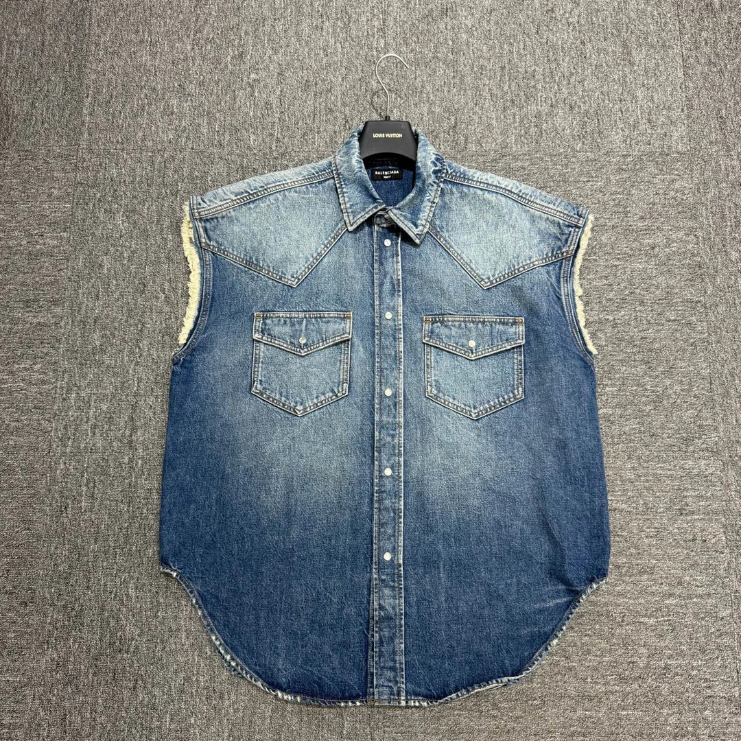 Balenciaga 牛仔马甲/xs码/99新/09064