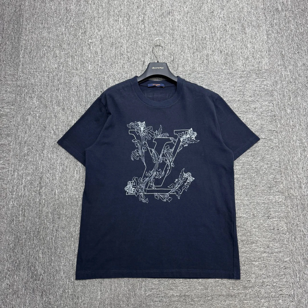 louis vuitton lv 花卉刺绣logo短袖/L码/99新/10605