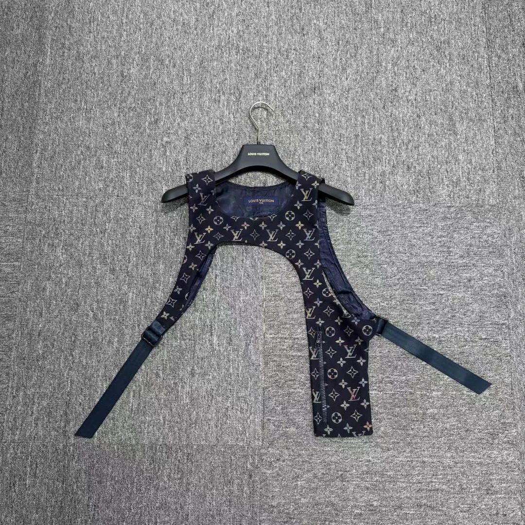 louis vuitton LV 彩色老花机能马甲/09022/s码/98新/公价8000