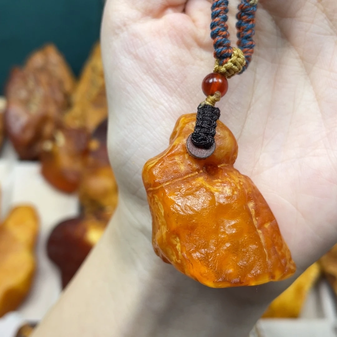 琥珀珠宝奇石未镶嵌