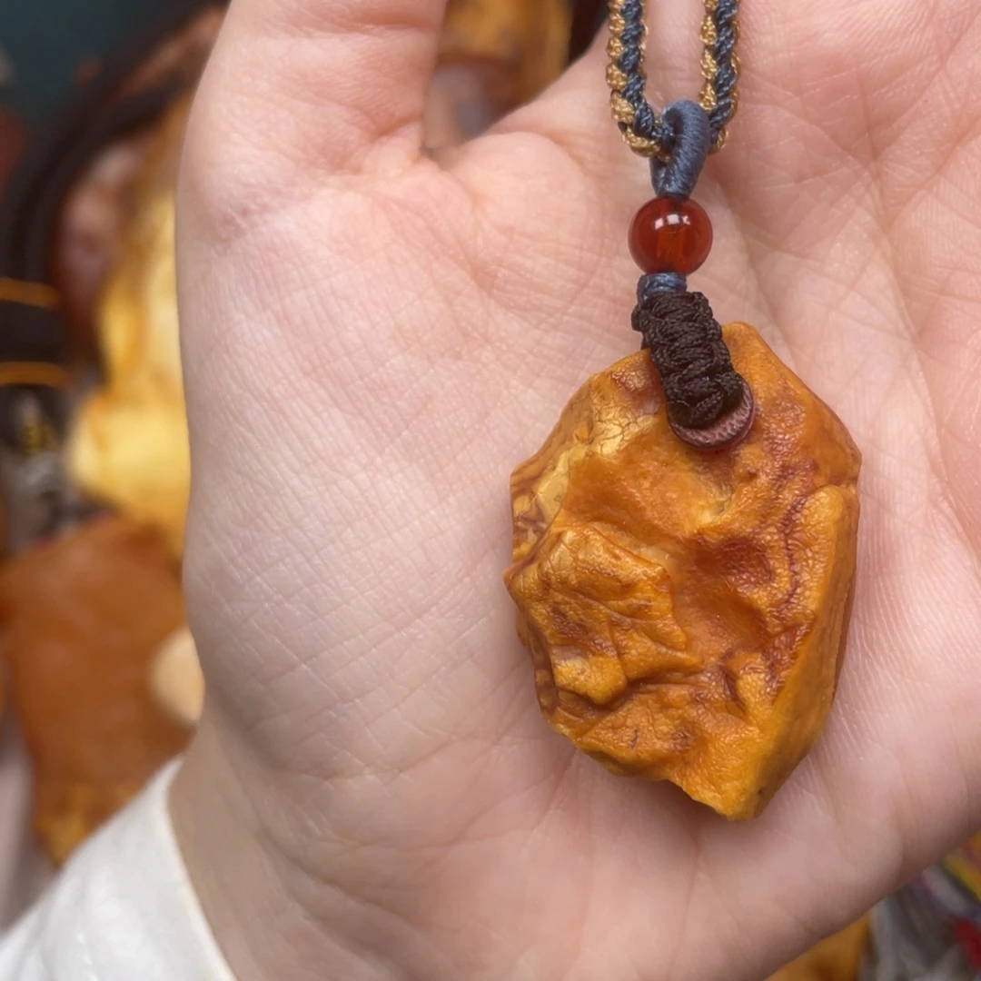 琥珀珠宝奇石未镶嵌