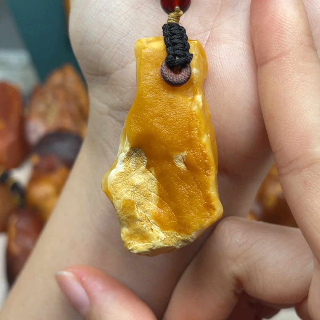 琥珀珠宝奇石未镶嵌