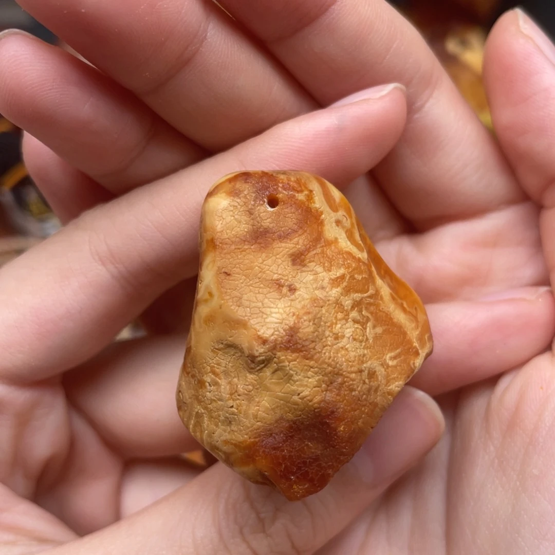 琥珀珠宝奇石未镶嵌