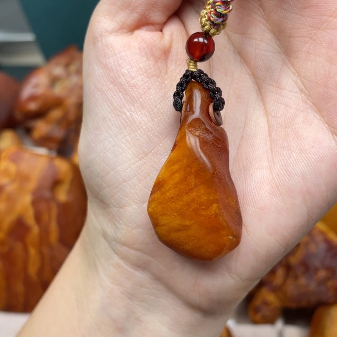 琥珀珠宝奇石未镶嵌