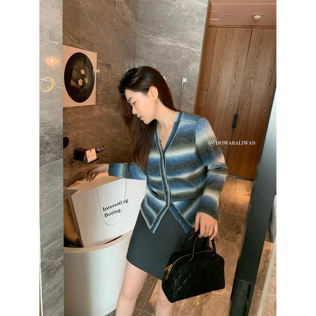 4661D大婉酱微胖定制韩系早春小众设计感横条纹针织开衫毛衣