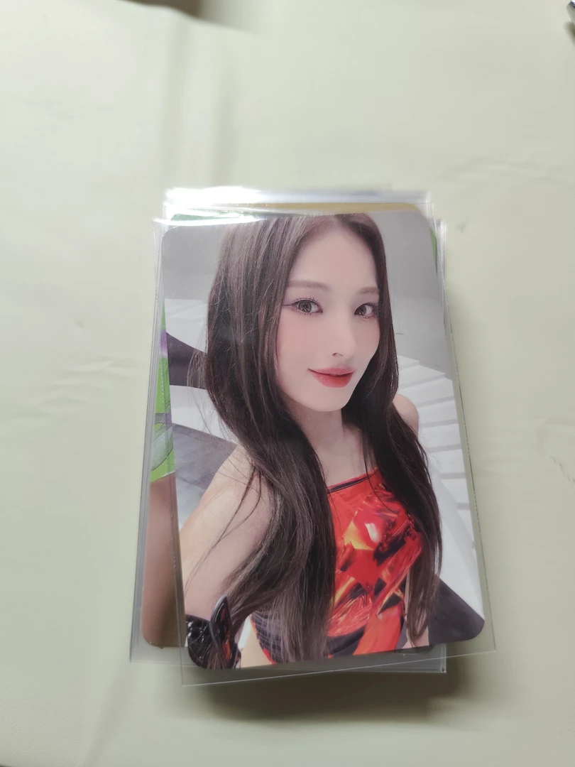 混合女团三寸自拍小卡ccl
