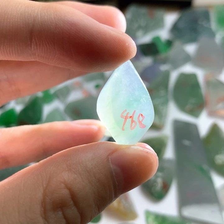 定制翡翠未镶嵌天然翡翠吊坠