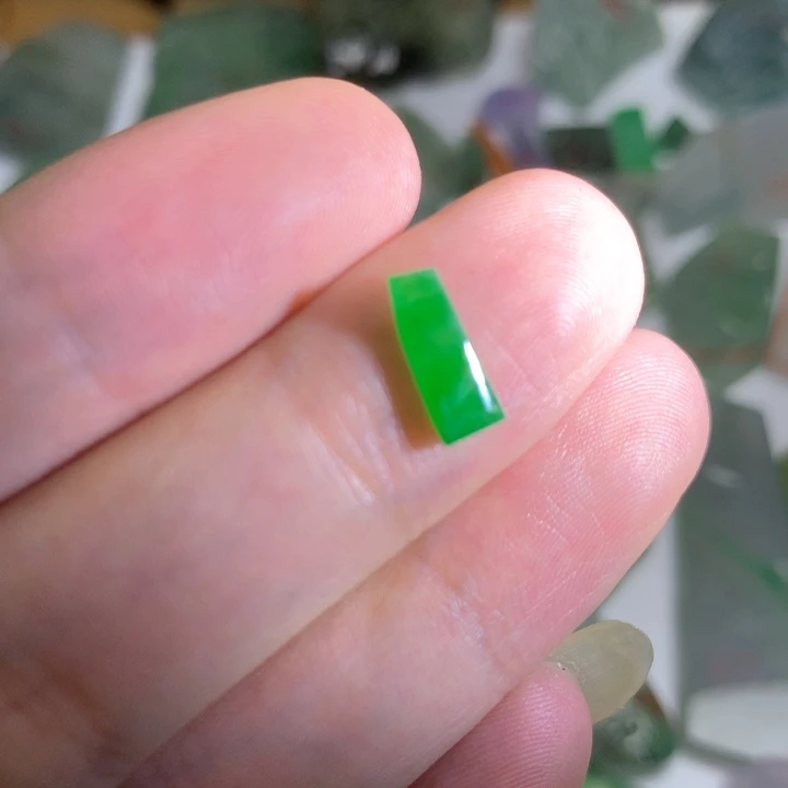 定制翡翠未镶嵌天然翡翠吊坠