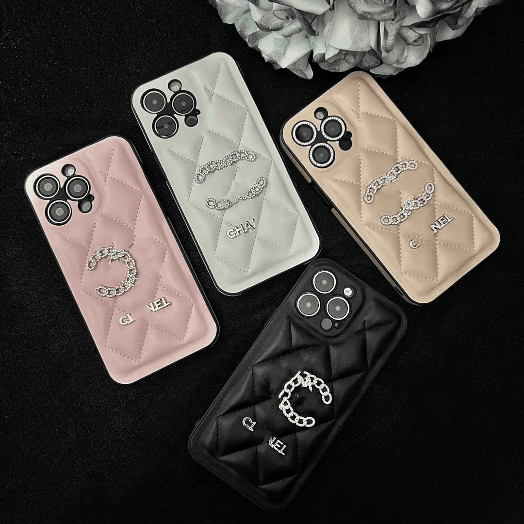 【适用苹果】环扣小香标皮质潮牌13promax女12高级11手机壳iphone15