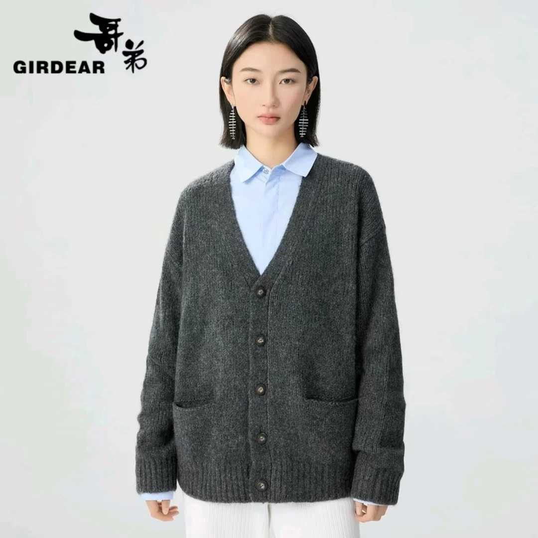 GIRDEAR/哥弟新款时尚慵懒宽松极简风V领山羊绒针织开衫女1499232