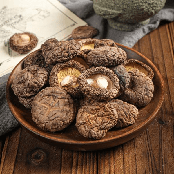 农户高山种植香菇当季烘干肉厚香味浓煲汤火锅调味鲜美爆炒推荐