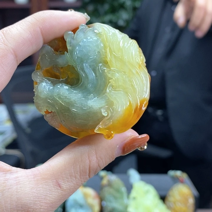 蛇纹石玉吊坠未镶嵌