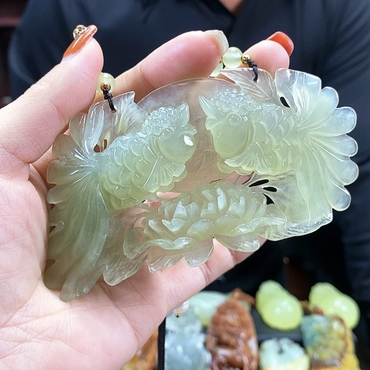 蛇纹石玉吊坠未镶嵌