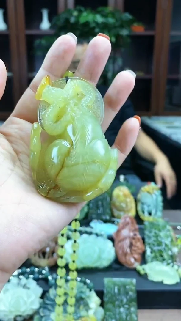 【闪购商品】蛇纹石玉吊坠未镶嵌1