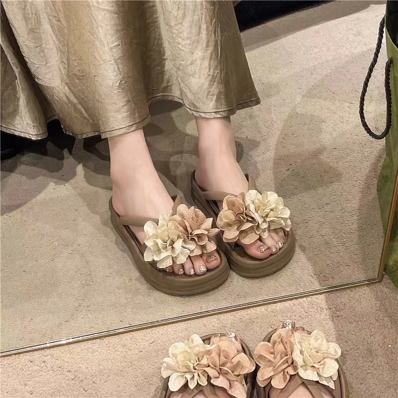 几乐2024新款双色网红花朵休闲夏季夏季平底时尚百搭外穿厚底女鞋