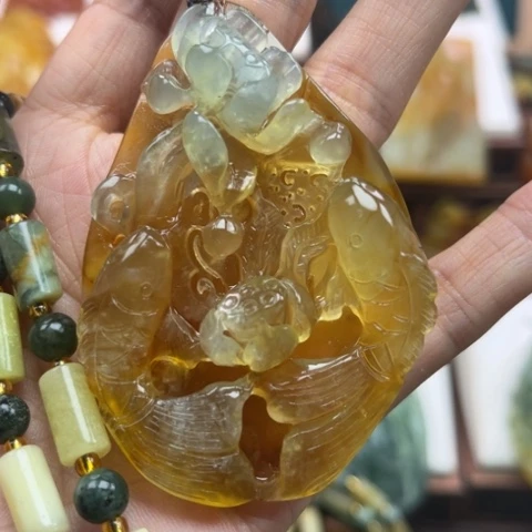 蛇纹石玉挂件未镶嵌水*狂