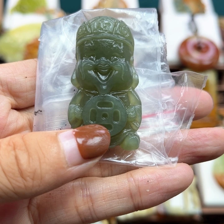 蛇纹石玉挂件未镶嵌美**静