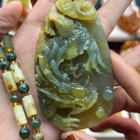 蛇纹石玉挂件未镶嵌