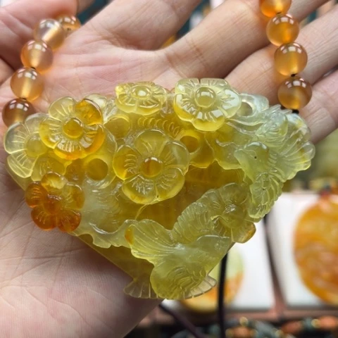 蛇纹石玉挂件未镶嵌