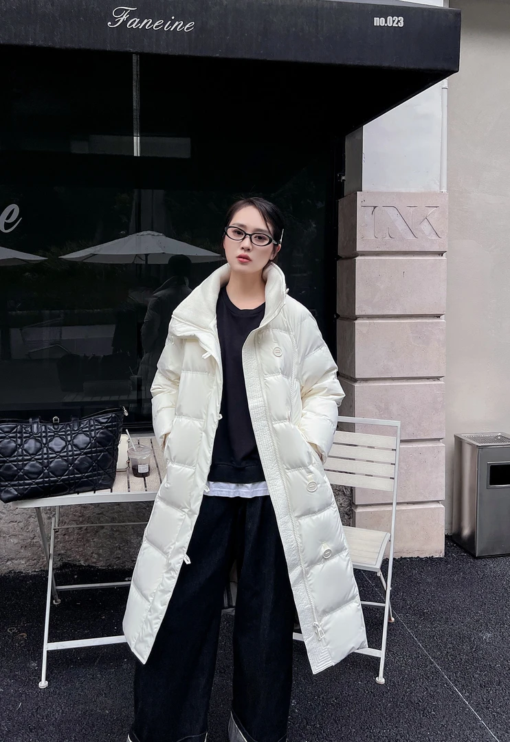 冬季新品 女款时尚减龄面包格设计感长款羽绒服C73