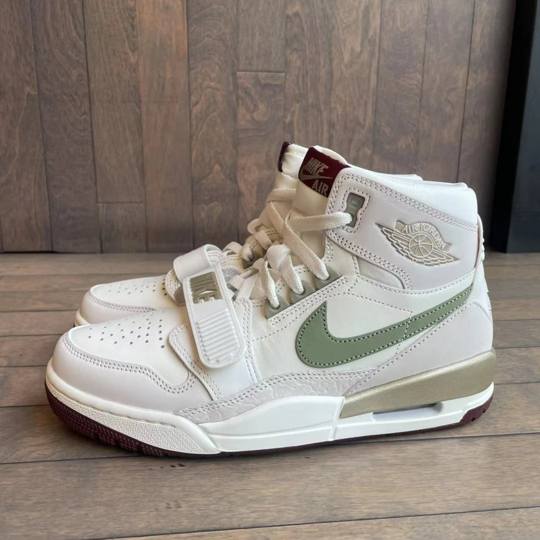 Nike/耐克男子休闲鞋AIRJORDAN高帮男鞋AJ312龙年限定白灰镭射纯