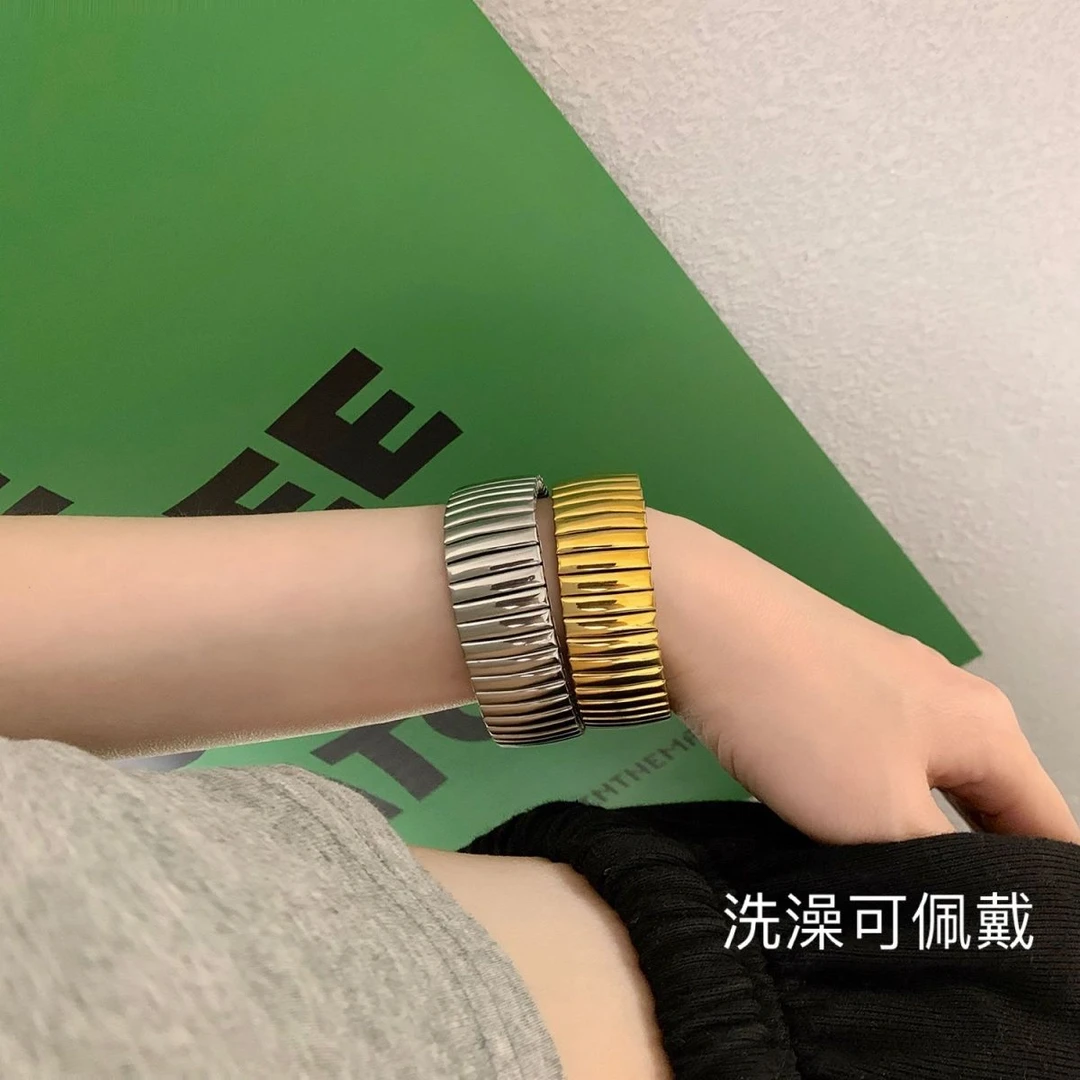 钛钢手链 不掉色弹力表带手环时尚百搭手镯气质轻奢小众手链男女