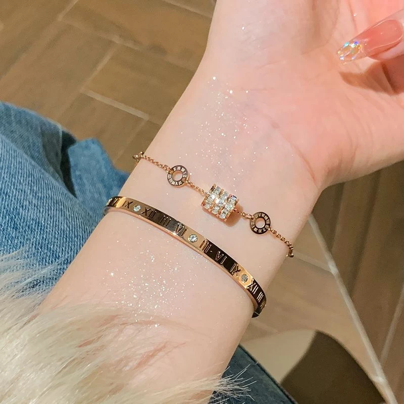 钛钢手镯 永不掉色网红ins罗马手镯轻奢超仙高级感小蛮腰手链女款