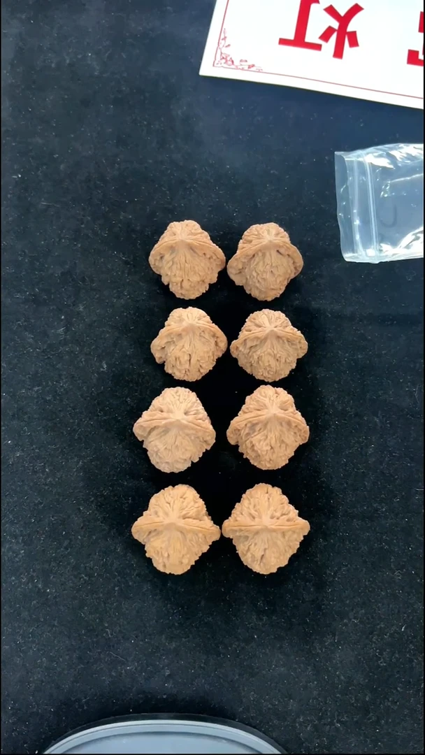【闪购商品】文玩核桃把件全品头茬六面精配39尺南将石