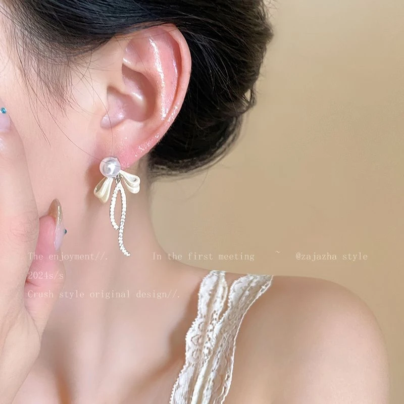 合金耳饰 2024适合大圆脸的长款气质耳钉白色蝴蝶结珠珠耳钉耳饰