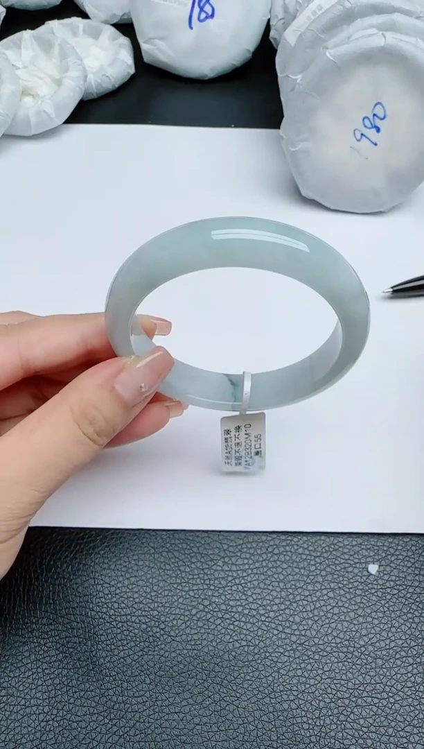 【闪购商品】翡翠手镯未镶嵌圈口：54
