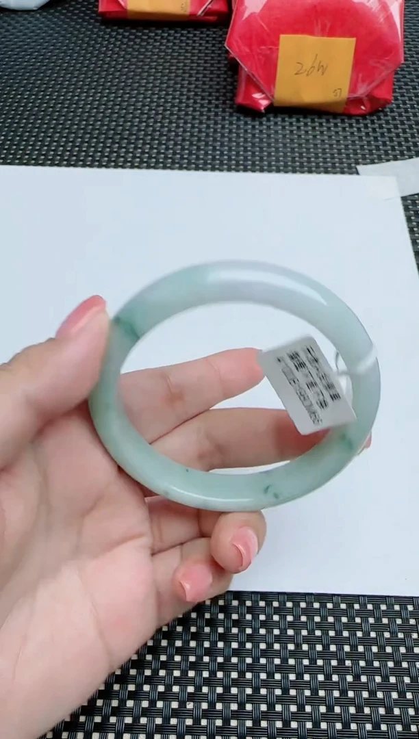 【闪购商品】翡翠手镯未镶嵌56圈口：