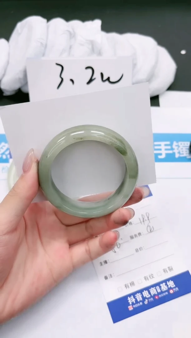 【闪购商品】石英质玉手镯合金201