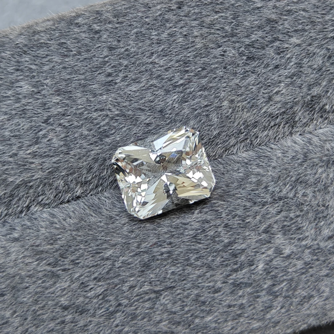 A242-4.98ct雷迪恩切白色绿柱石(白海蓝)冰块白/GRC2404200130