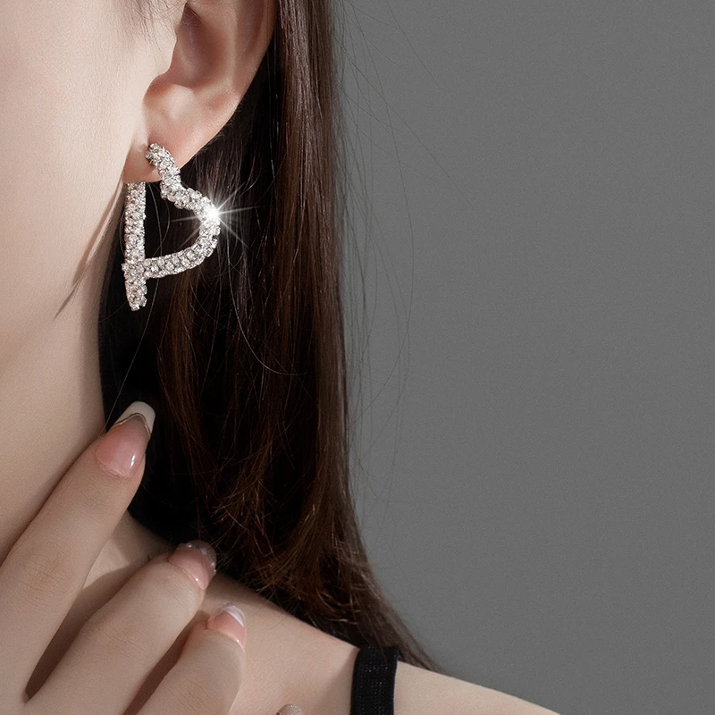 合金合成锆石耳饰 金美澳气质2024年新款时尚爱心耳钉轻奢耳饰品