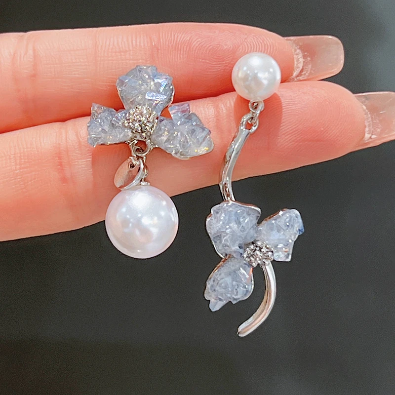 铜合金耳饰 新款花朵耳环女小众设计感高级气质不对称耳饰N1495