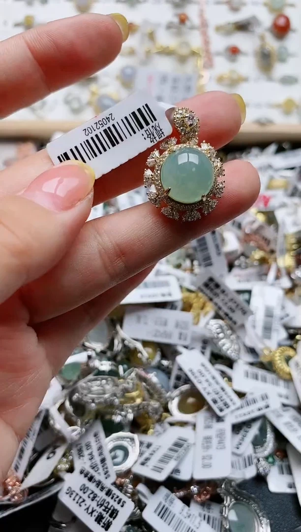 【闪购商品】翡翠颈饰银S925镶嵌.......