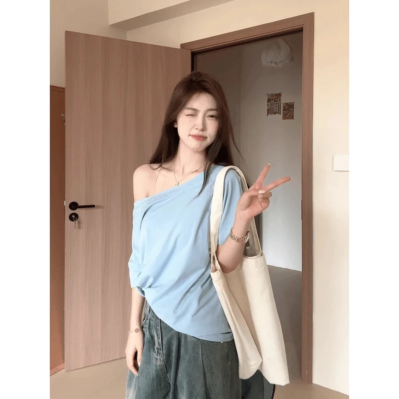 张婧仪同款浅蓝色一字肩短袖T恤女夏季纯欲斜领露肩宽松显瘦上衣