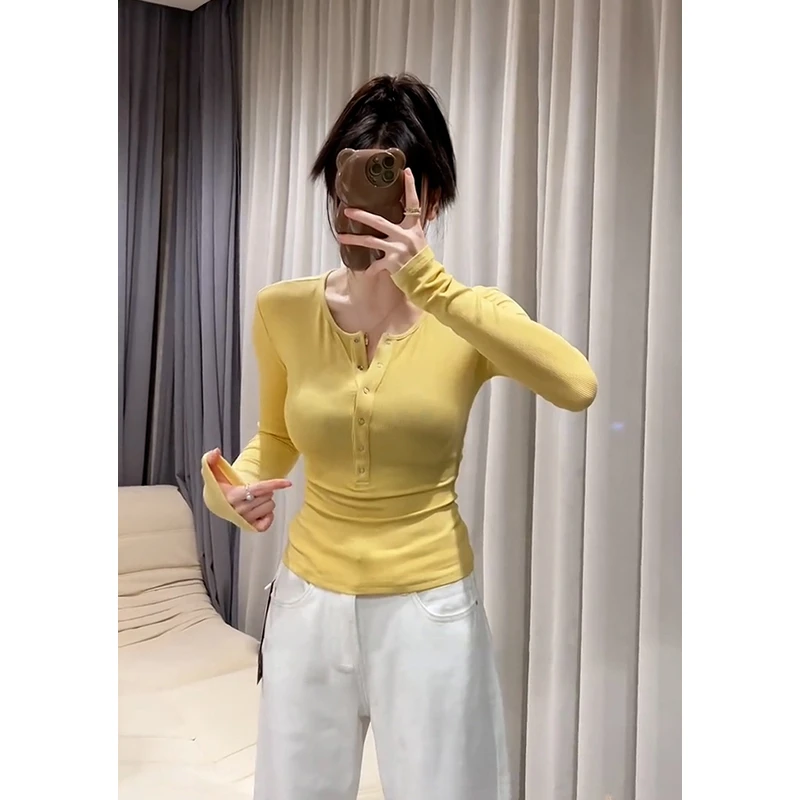 奶黄色半开领纽扣长袖打底小衫T恤女长袖秋冬季时尚修身上衣内搭