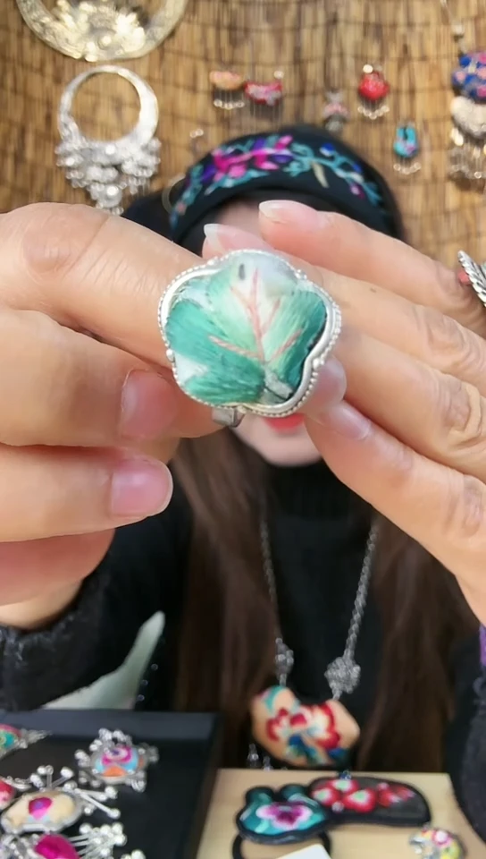 【闪购商品】苗银刺绣戒指