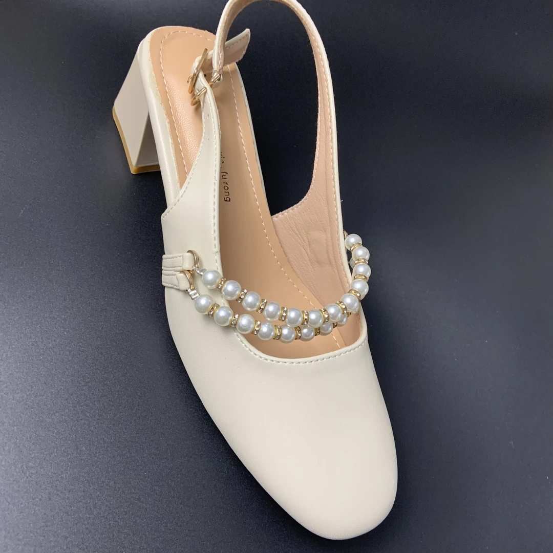 真皮女鞋 粗跟凉鞋  气质 白色 时尚 百搭 玛丽珍 中跟 时装 杏色