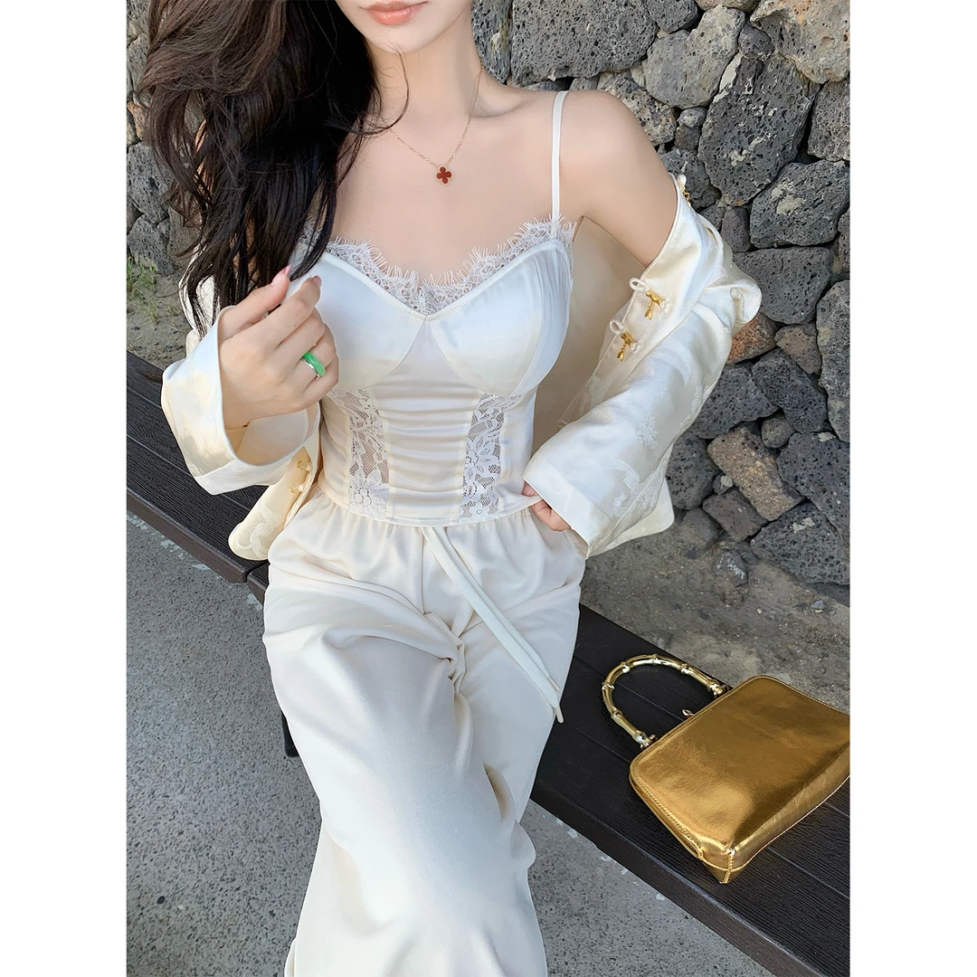 “纯欲吊带”蕾丝拼接醋酸缎面 温柔氛围感芭蕾风镂空打底小吊带