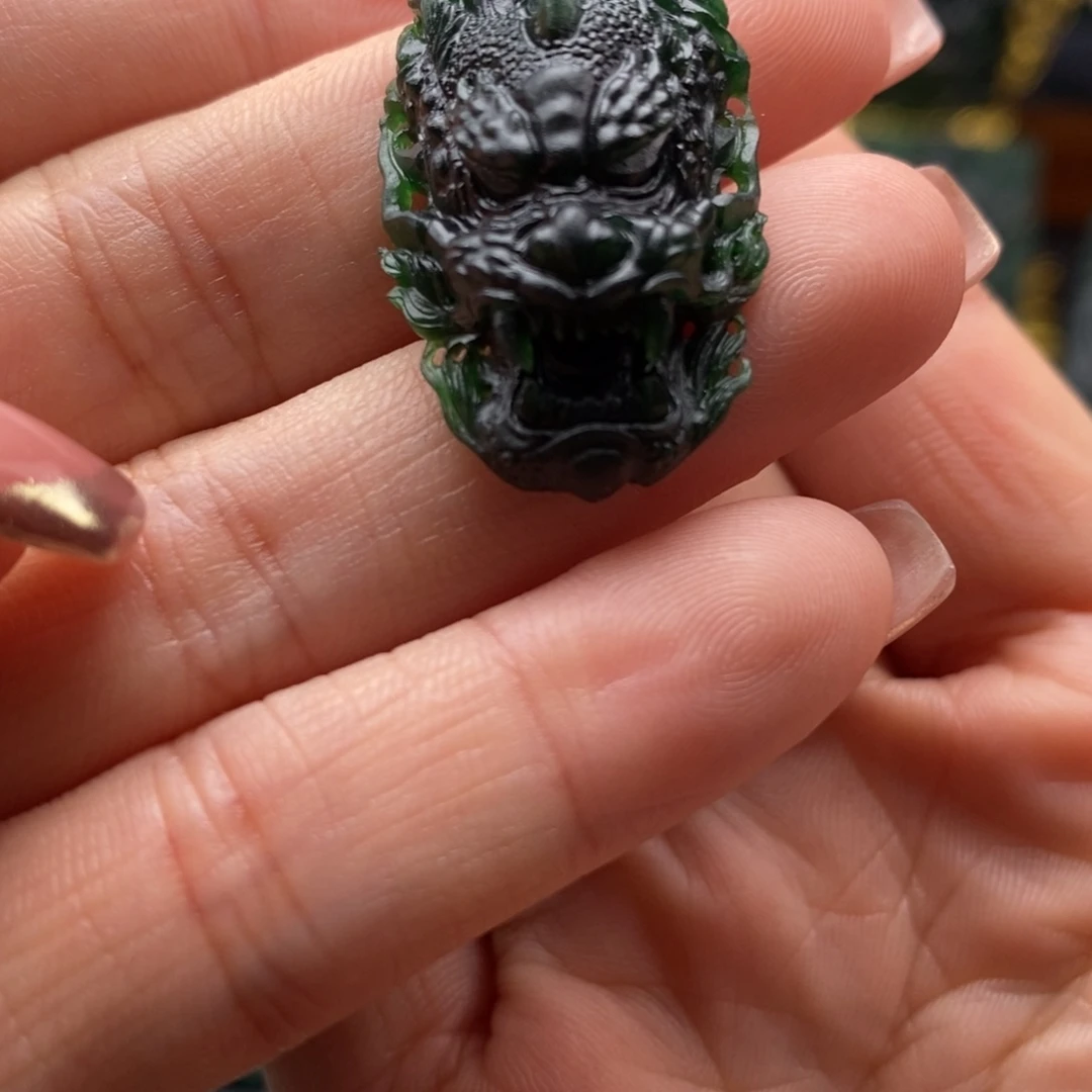 定制翡翠未镶嵌翡翠W