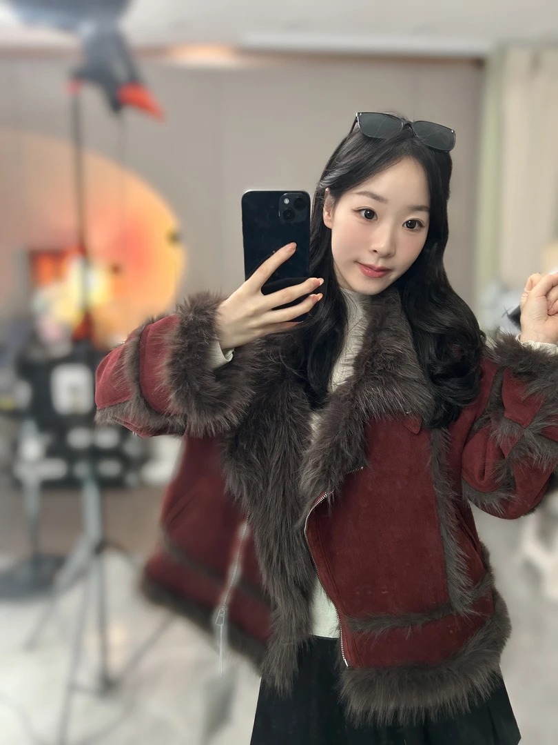 2024冬季新款防寒皮毛一体加厚短外套女气质轻奢时尚短款大衣
