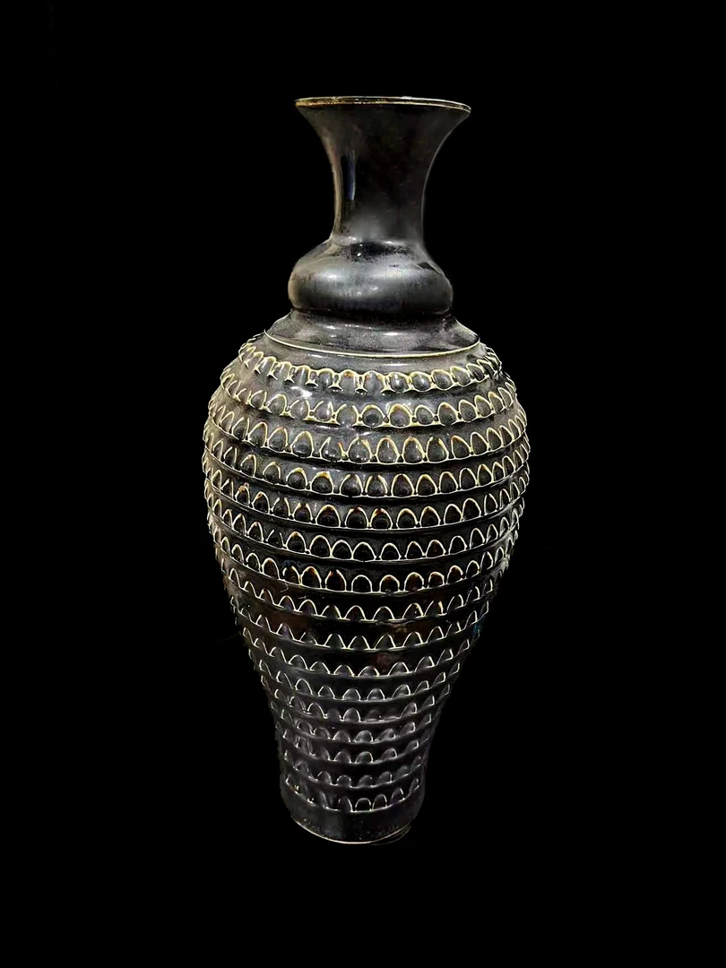 定窑宋黑色小瓷瓶