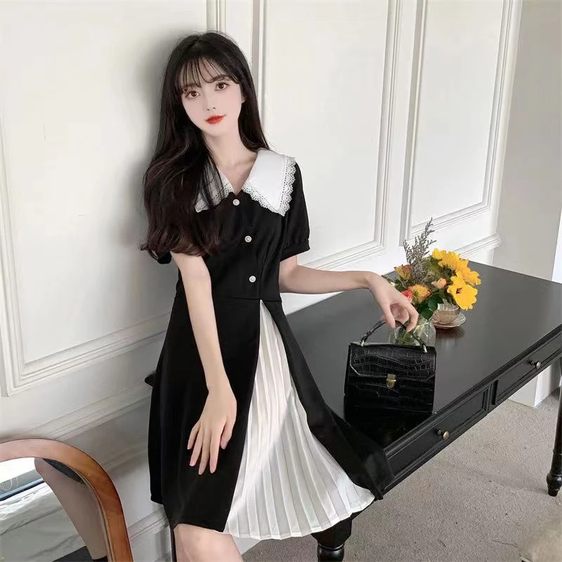 法式哺乳连衣裙春夏季2024新款高级感撞色显瘦小黑裙子减龄收腰